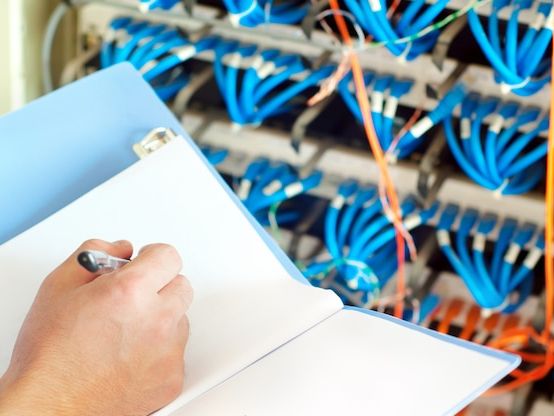 Przegląd i konserwacja instalacji technicznych krok po kroku – Kompletny poradnik